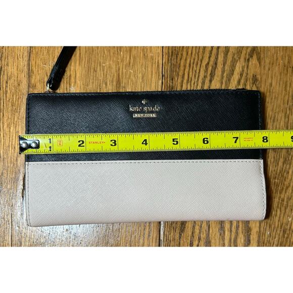 Kate Spade Stacy Wallet Wristlet Black Beige Color-block Card Holder Zip Coin - Picture 6 of 7